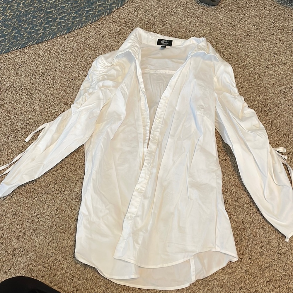 Jones NY button down white blouse with ruched sleeves
